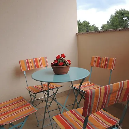 Apartment Pineta *