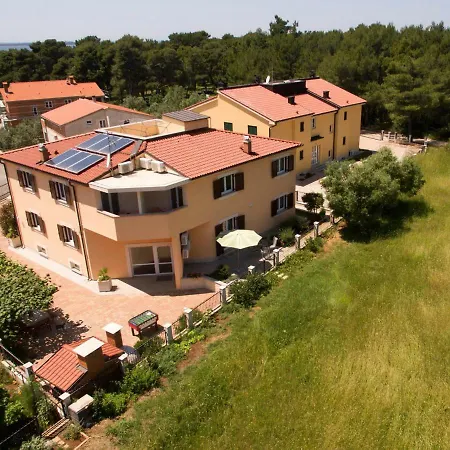 Apartment Pineta